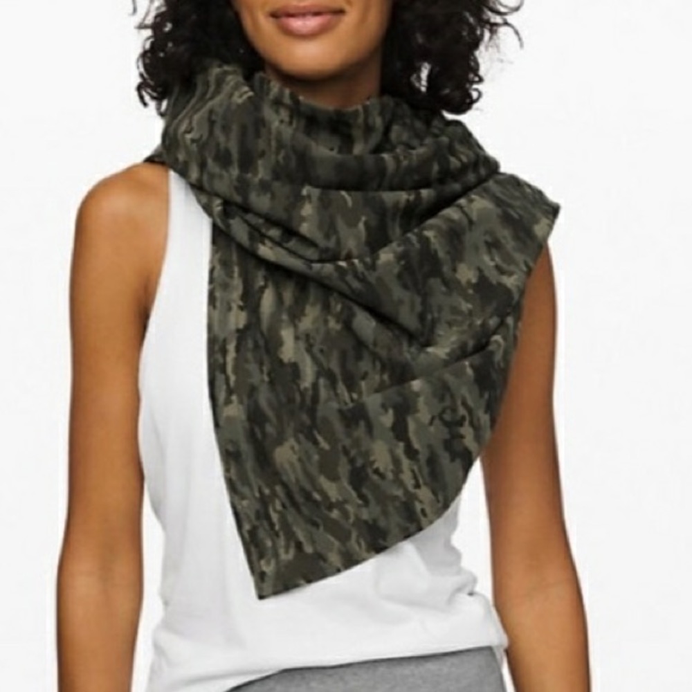 EUC Lululemon Army Fatigue Military Camo Vinyasa